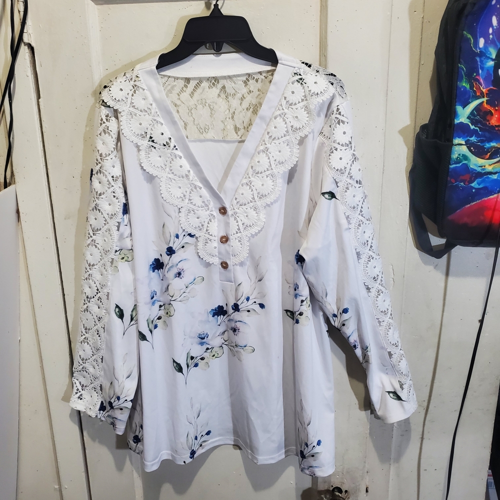 White Floral Lace Women's Blouse